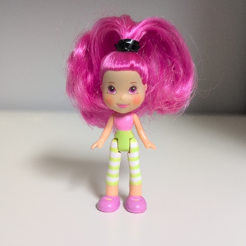 🩷4/$20🩷 Strawberry Shortcake McDonald's Figure, Y2k